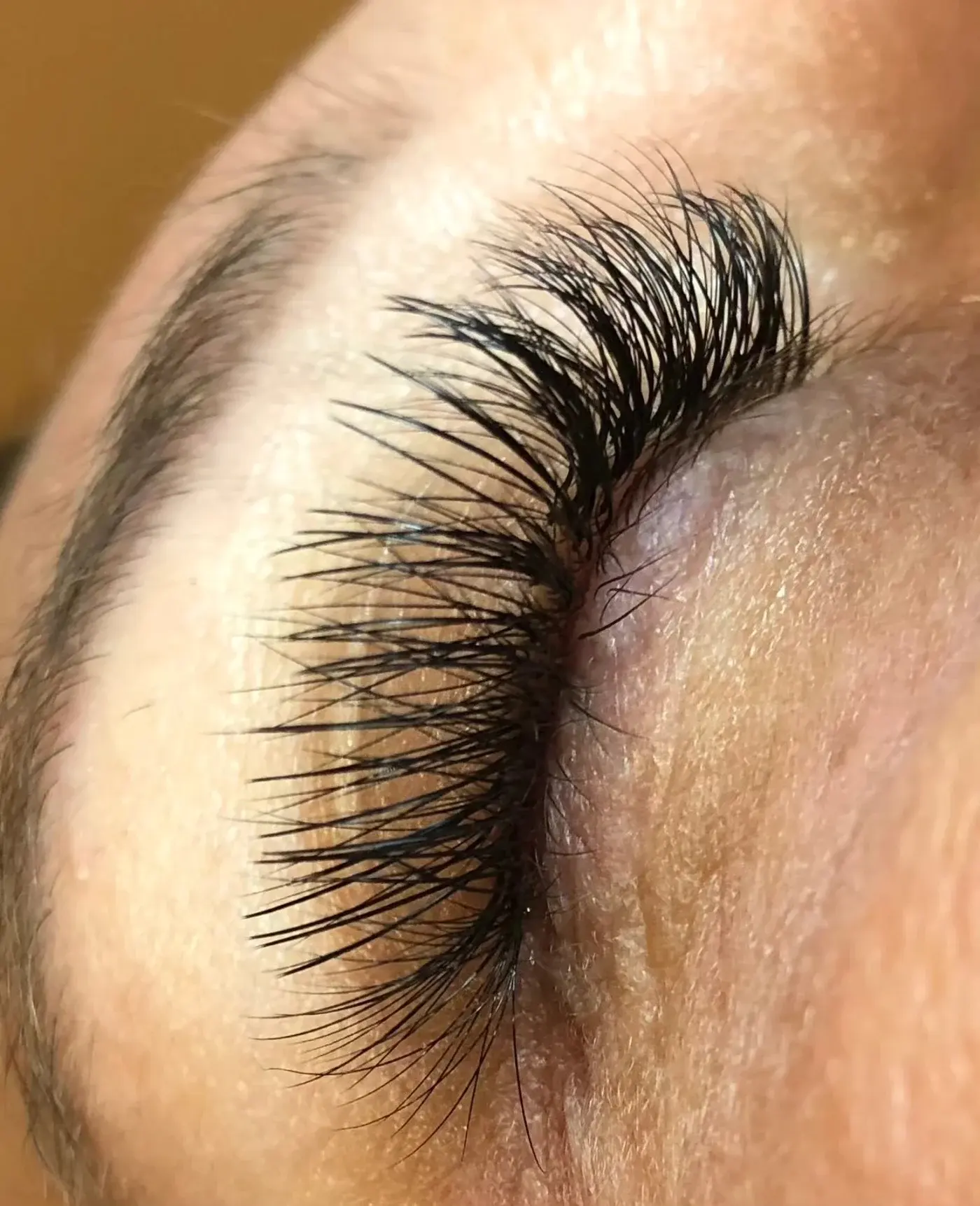 Natural-looking lash extension detail
